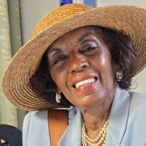 Meet your Posher, Victoria  m.